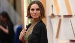 أوسكار 2020.. ناتالي بورتمان تثأر للمخرجات بفستانها