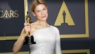 الممثلة الأمريكية رينيه زيلويجر