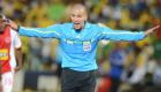 الكاف يعلن طاقم تحكيم مباراة السوبر الأفريقي