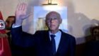 قيس سعيد والغنوشي.. "تراشقات" بالوكالة تنذر بحرب باردة في تونس