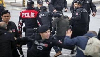 سلطات أردوغان تواصل حملة اعتقالاتها بحق المدنيين - أرشيفية