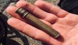 سم انتحار هتلر في كبسولة "نازية" ببريطانيا