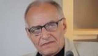 وفاة السلوفاكي بافيل فيليكوفسكي.. أحد رواد الكتابة الساخرة