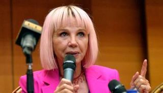 النجمة العالمية خلال الندوة