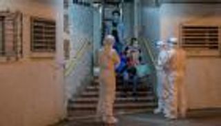 فرض حجر صحي على بناية في هونج كونج.. إصابة 2 تحجز 100