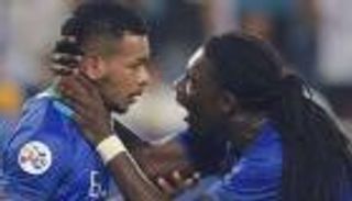 باب زجاجي يحرم الهلال السعودي من مدافعه