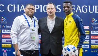 كامبيلوس وفيصل درويش - مدرب ولاعب التعاون