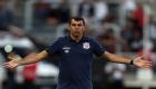 البرازيلي كاريلي يقترب من خلافة تين كات في اتحاد جدة