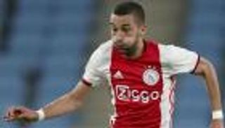 بين السخط والترحيب.. جماهير أياكس وتشيلسي تعلق على انتقال زياش للبلوز