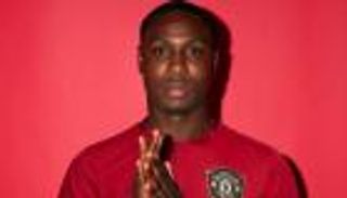 بعد غياب 14 يوما بسبب "كورونا".. إيجالو ينضم لتدريبات يونايتد