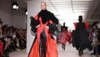 "كورونا" يلقي بظلاله على أسبوع لندن للموضة