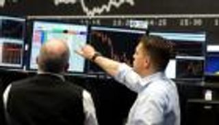 شركات فرنسا وبريطانيا تدفع الأسهم الأوروبية للتراجع