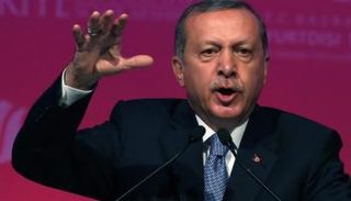 صبيان أردوغان يتاجرون بالدين في قلب الحرم المكي 