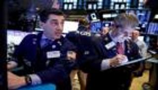 "ستاندرد آند بورز" يقود الأسهم الأمريكية لارتفاع طفيف