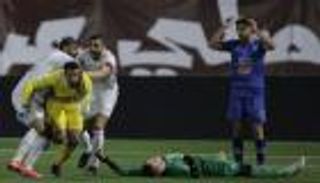 فيديو.. حارس مرمى يسجل هدفا قاتلاً بالدوري السعودي