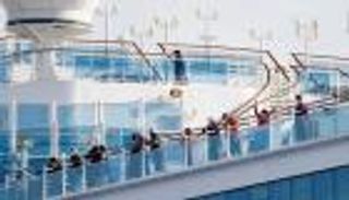 نقل أمريكيين من "السفينة الموبوءة" في حماية الجيش الياباني