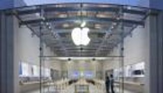 حكم قضائي ضد أبل لصالح العاملين.. وقت تفتيش الحقائب مدفوع الأجر