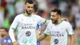 الأهلي السعودي يؤكد جاهزية السومة وبلايلي للمشاركة الآسيوية