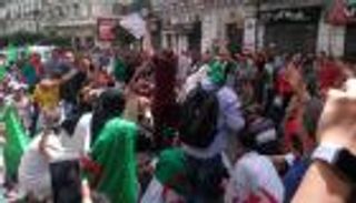 الحراك الجزائري يدعو لمؤتمر موحد لإعلان "وثيقة 22 فبراير"