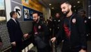 بعثة الأهلي تصل إلى أبوظبي استعدادا للسوبر المصري