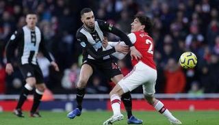 بن طالب خلال اللقاء