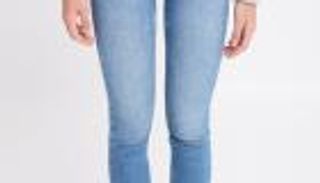 جينز "السكيني" يهددك بمشكلات صحية خطيرة