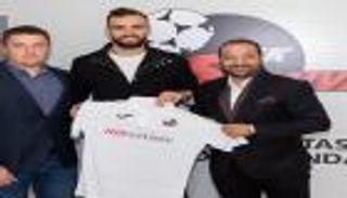 بطل ليتوانيا ينقذ حمدي النقاز من شبح البطالة