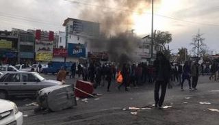 احتجاجات بسبب غلاء أسعار البنزين في إيران- أرشيفية