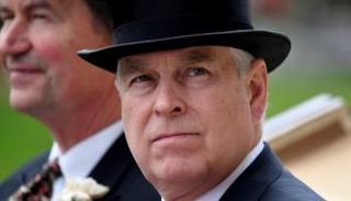 الأمير آندرو يبتعد عن الأنظار منذ تنحيه عن واجباته الملكية 