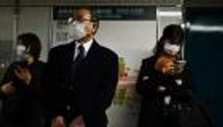 اليابان تواجه كورونا بخطوط اللغات الساخنة للأجانب