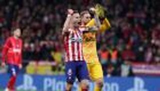 دفاع حديدي.. هزيمة نادرة.. وسجل مثالي حصيلة فوز أتلتيكو على ليفربول