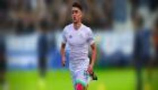 الجزائري خاسف ينهي أزمة انضمامه لبوردو الفرنسي