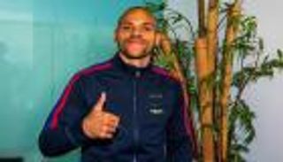 بعد ضم برايثوايت.. أبرز صفقات برشلونة المثيرة للجدل