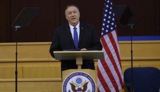 بومبيو يصف الخطة بالكارثية لاقتصاد جنوب أفريقيا