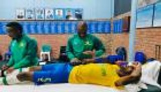 صنداونز ينجو من ضربة مزدوجة قبل مواجهة الأهلي المصري