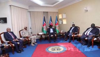 جانب من الاجتماع بالقصر الرئاسي في جوبا