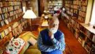 وقفة احتجاجية في تونس بعد إلغاء لقاء "الرجل المكتبة"