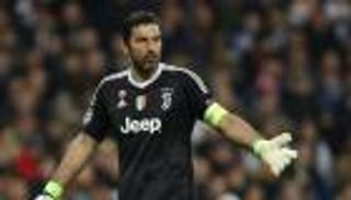 بوفون يدافع عن ساري ويحذر من خطر لاتسيو 