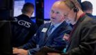 كورونا يفرض اللون الأحمر على مؤشرات الأسهم الأمريكية