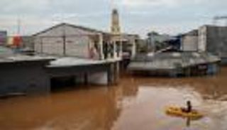 مصرع 7 وفقدان 3 جراء فيضان في إندونيسيا