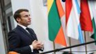 ماكرون يطالب بعقد قمة في أقرب وقت حول سوريا