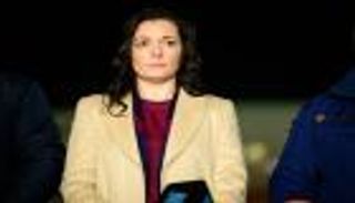 شبح كورونا يدفع وزيرة لدخول الحجر الصحي 14 يوما