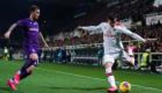 فيورنتينا يضرب آمال ميلان الأوروبية بتعادل متأخر
