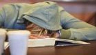 "النوم القهري".. مرض يصيب بالشلل المفاجئ