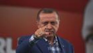 زيادة مرتقبة في أسعار البنزين.. خسائر أردوغان تداويها آلام الأتراك