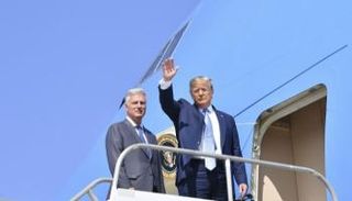 الرئيس الأمريكي دونالد ترامب ومستشار الأمن القومي روبرت أوبراين - أ.ف.ب