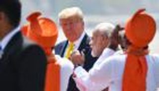 ترامب يصل إلى الهند.. واستقبال حافل بانتظاره