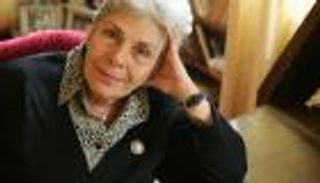 وفاة كيكي ديمولا أبرز شاعرات اليونان عن 89 عاما