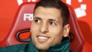 نجم الجزائر السابق يصطاد المواهب الفرنسية لباير ليفركوزن 