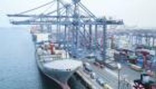 ميناء خصب العماني يعلق عمليات الشحن مع إيران بدءا من الأربعاء